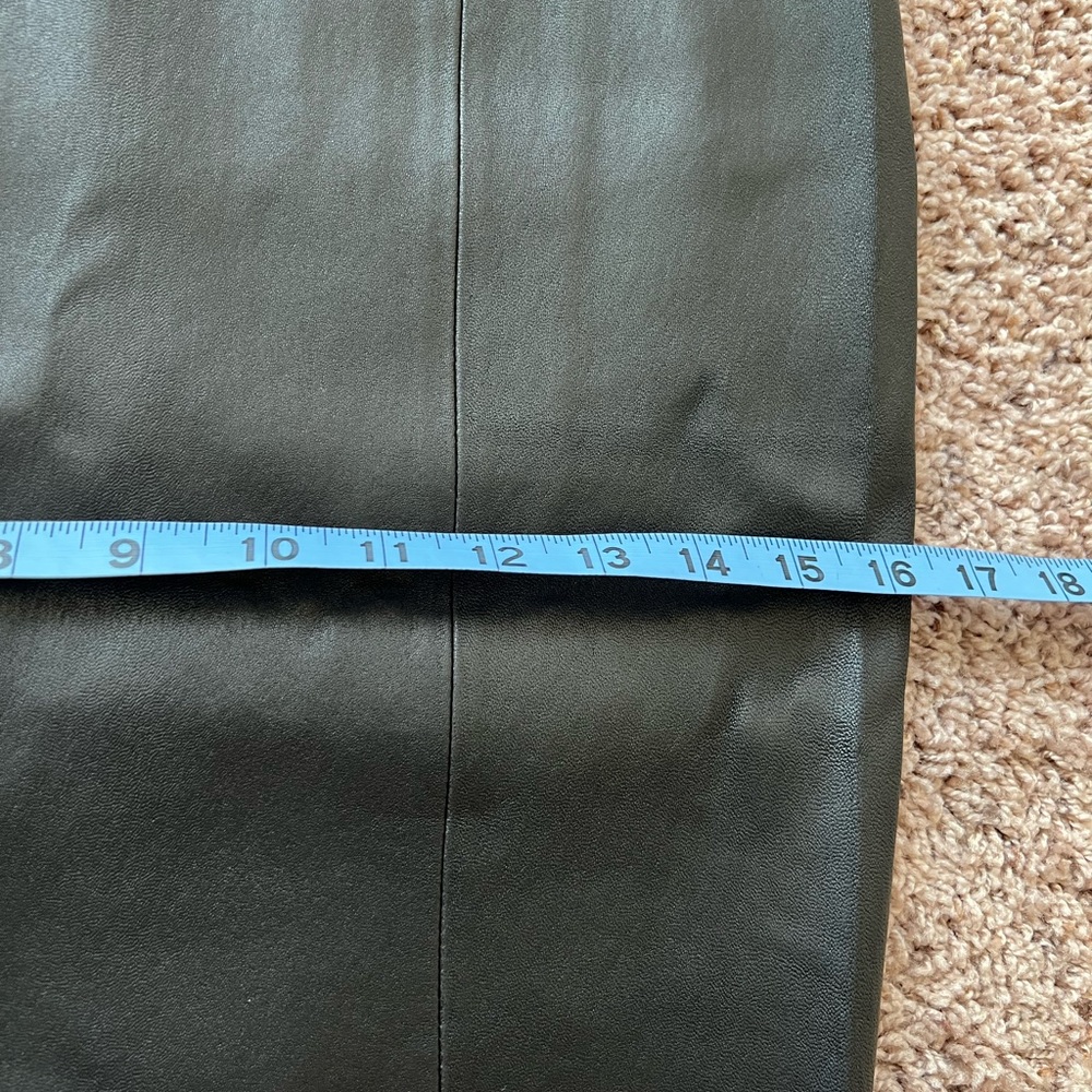 New leather skirt - Picture 3 of 10